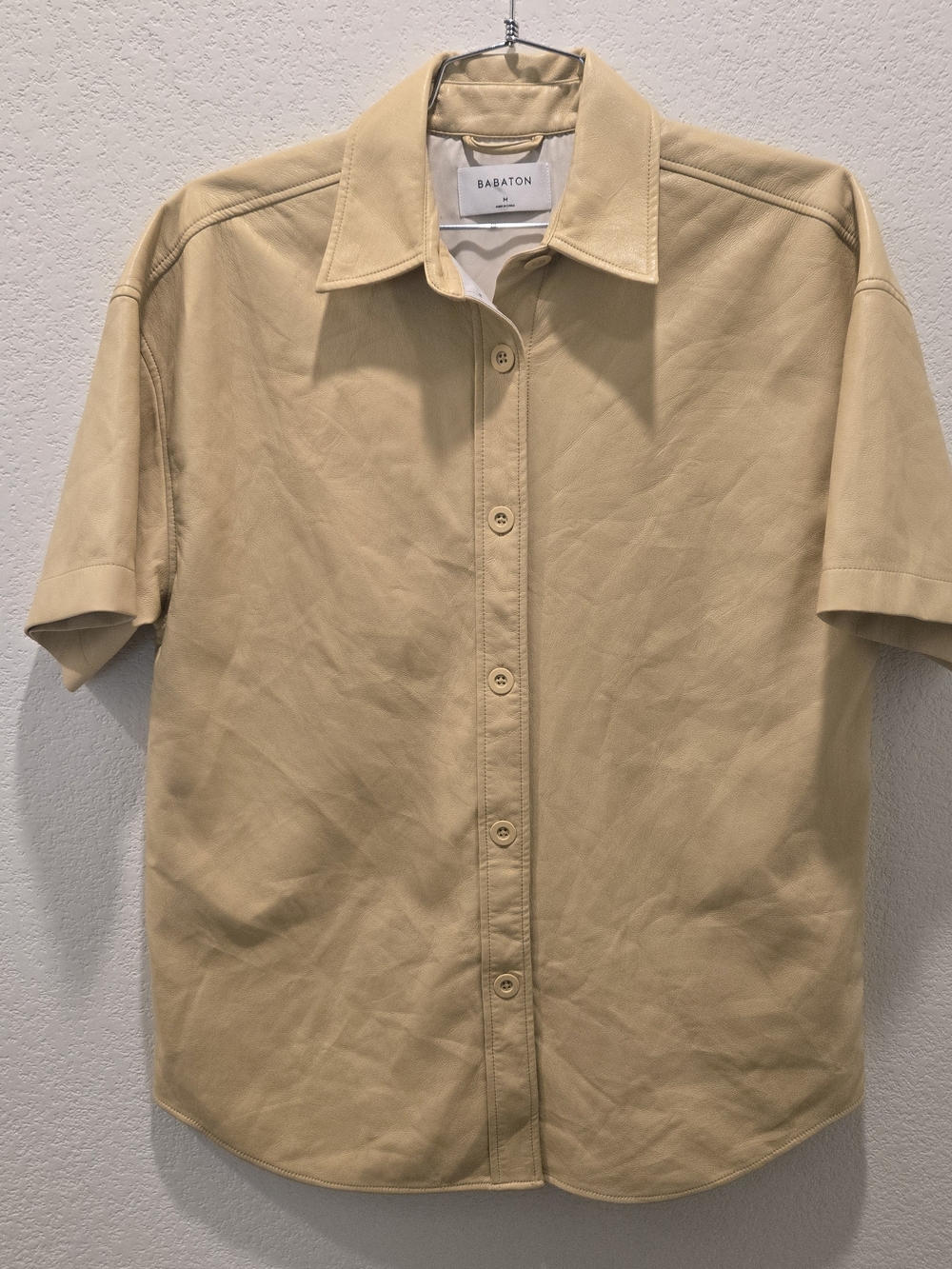 Babaton Faux Leather Womens Tan Short-Sleeve Button-Up Shirt